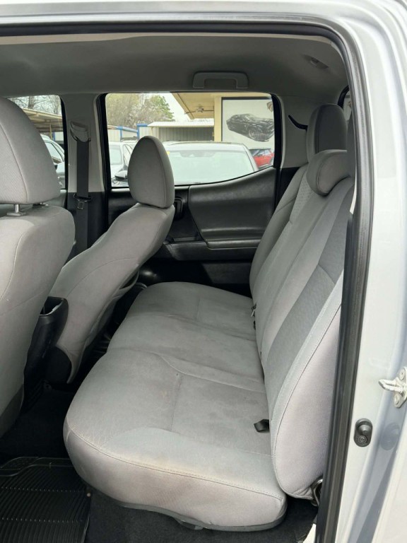 2019 Toyota Tacoma Image 9