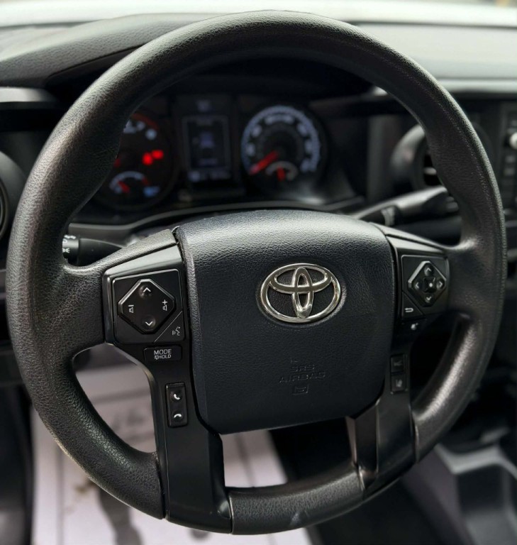 2019 Toyota Tacoma Image 12