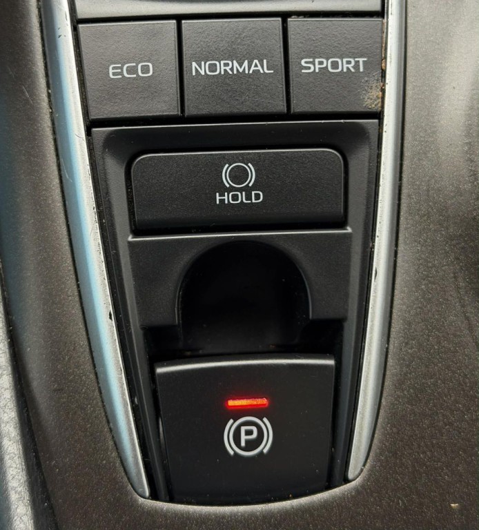 2022 Toyota Camry Image 17