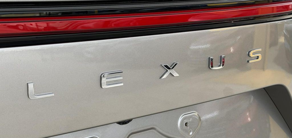 2024 Lexus NX Image 8