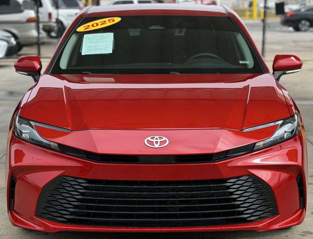2025 Toyota Camry Image 2