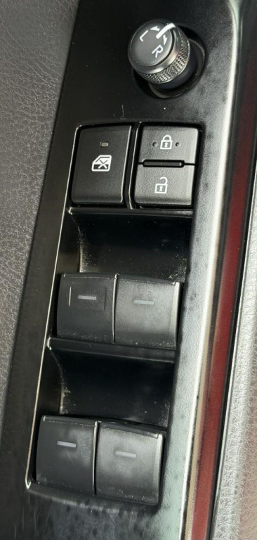 2025 Toyota Camry Image 9