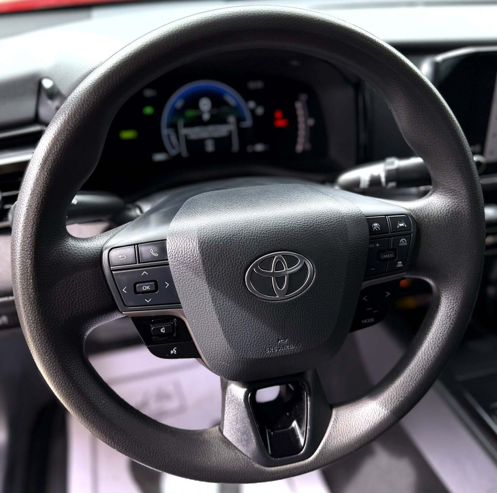 2025 Toyota Camry Image 10