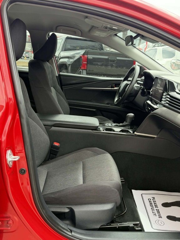 2025 Toyota Camry Image 14