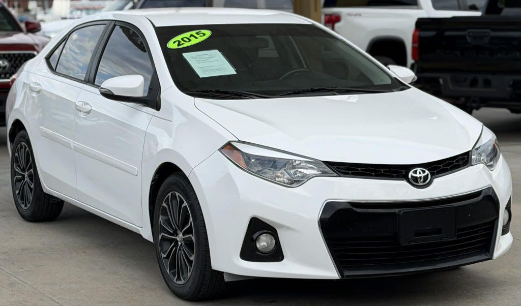2015 Toyota Corolla Image 3