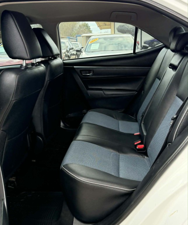 2015 Toyota Corolla Image 12