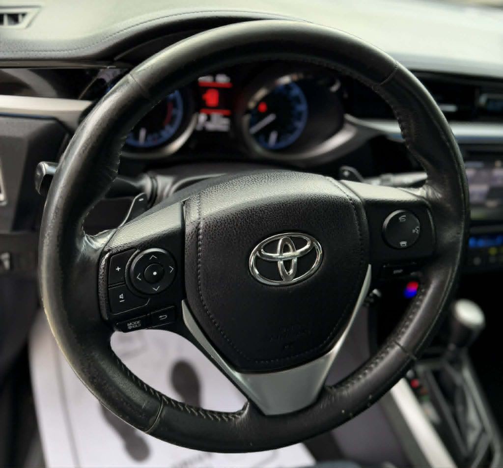 2015 Toyota Corolla Image 15