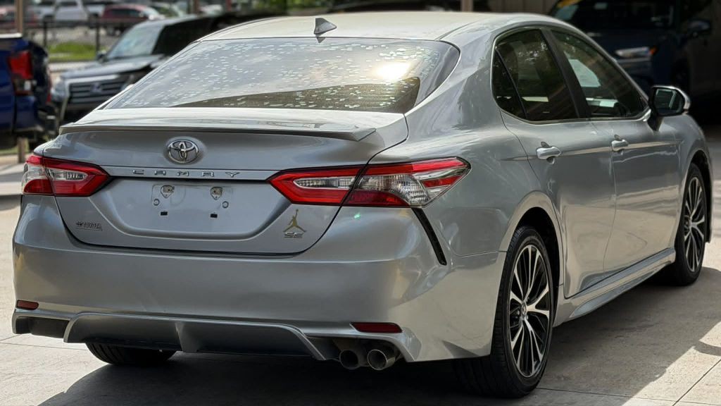 2019 Toyota Camry Image 4