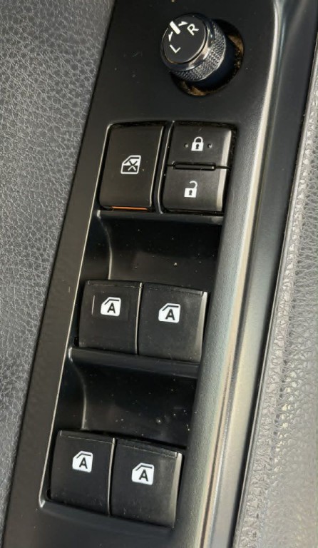 2019 Toyota Camry Image 9