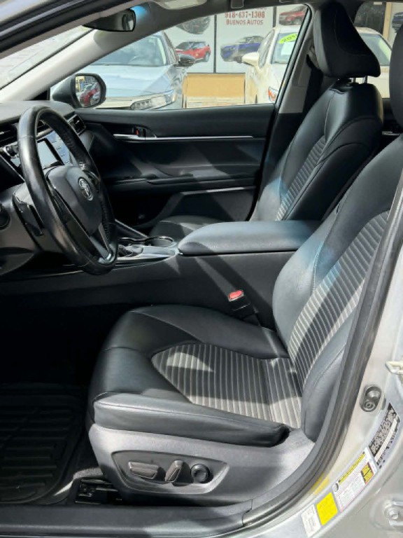 2019 Toyota Camry Image 12