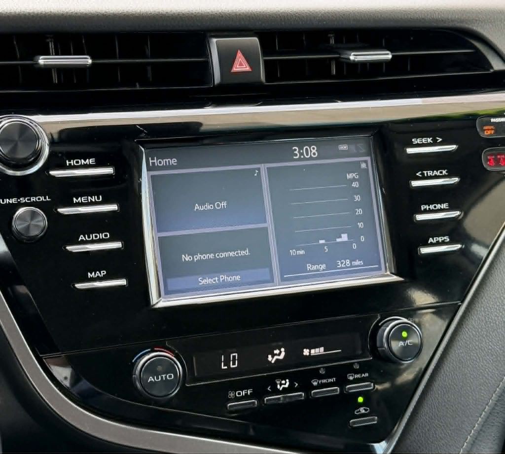 2019 Toyota Camry Image 16