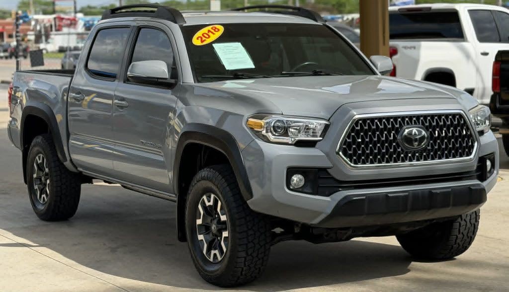 2018 Toyota Tacoma Image 3