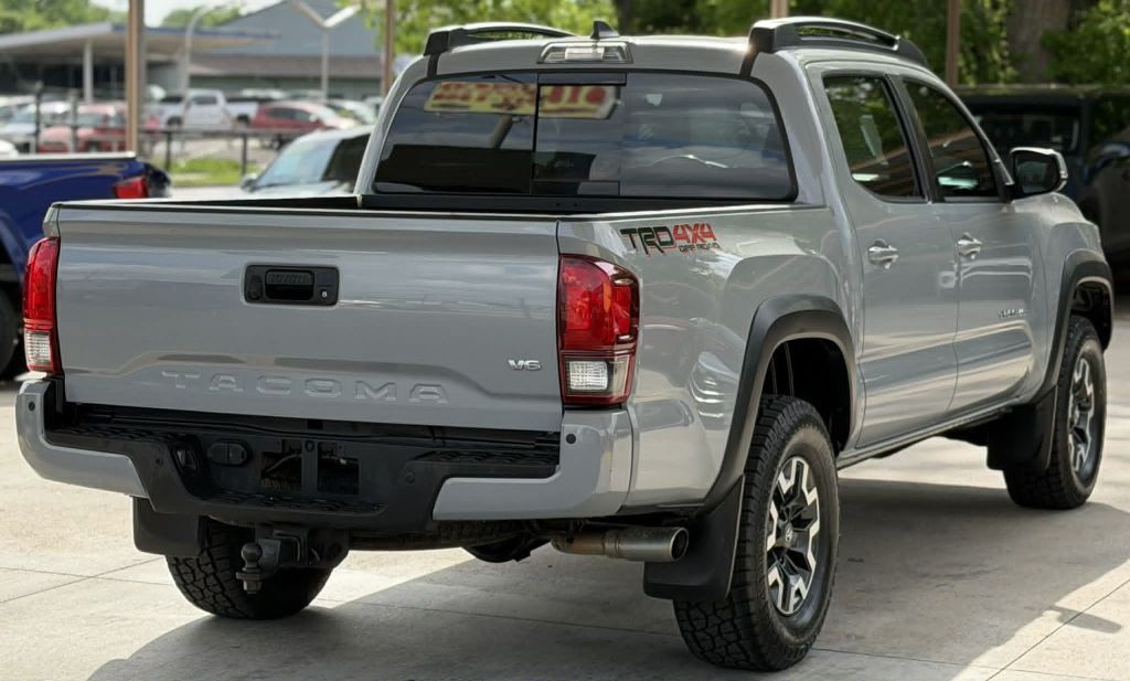 2018 Toyota Tacoma Image 4