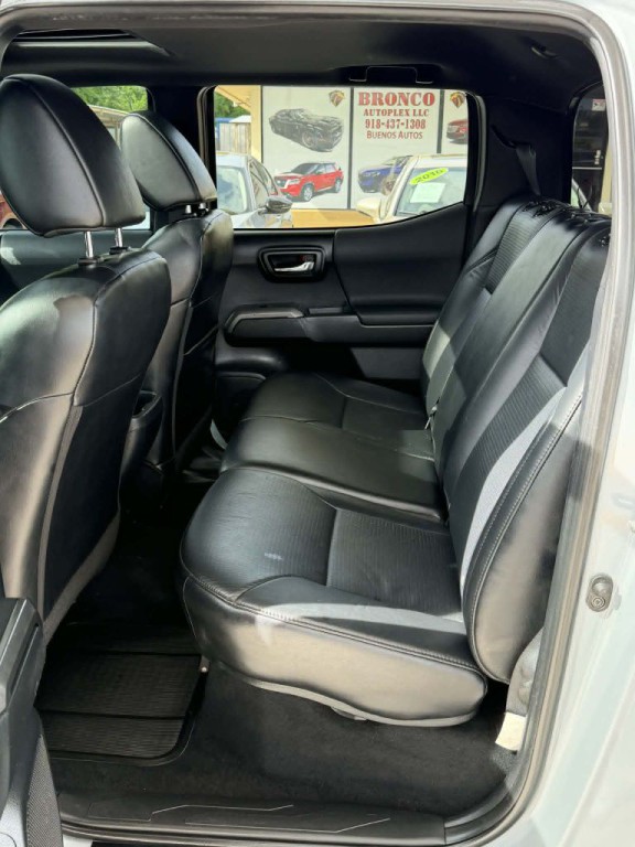 2018 Toyota Tacoma Image 12