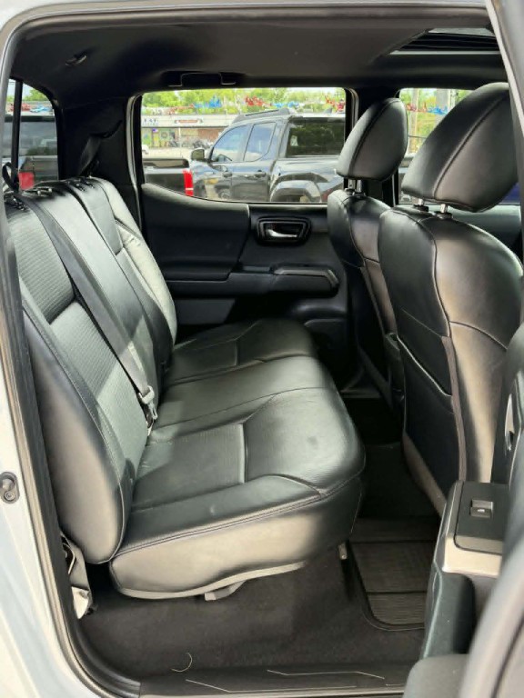 2018 Toyota Tacoma Image 13