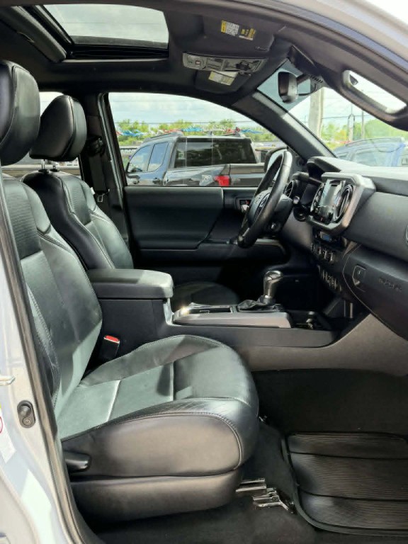 2018 Toyota Tacoma Image 14