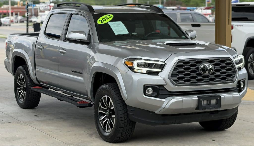 2023 Toyota Tacoma Image 3