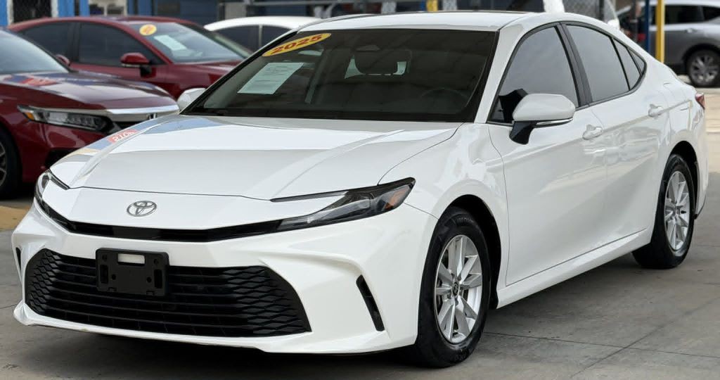 2025 Toyota Camry Image 1