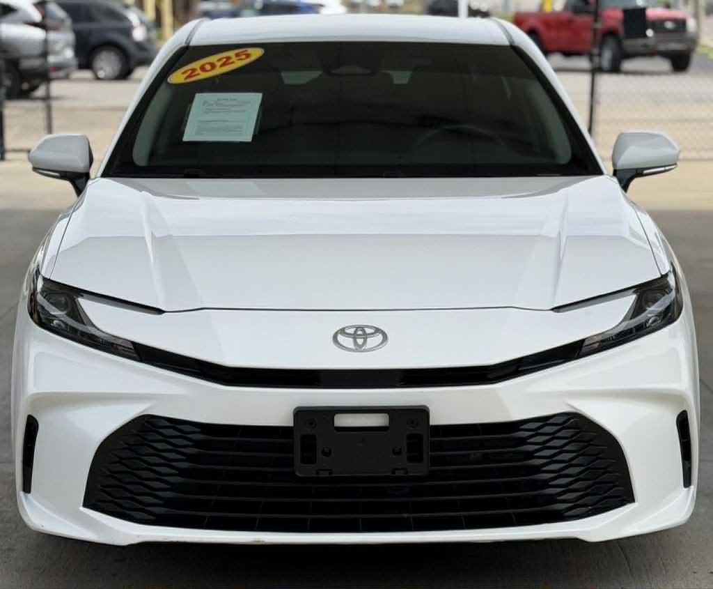 2025 Toyota Camry Image 2