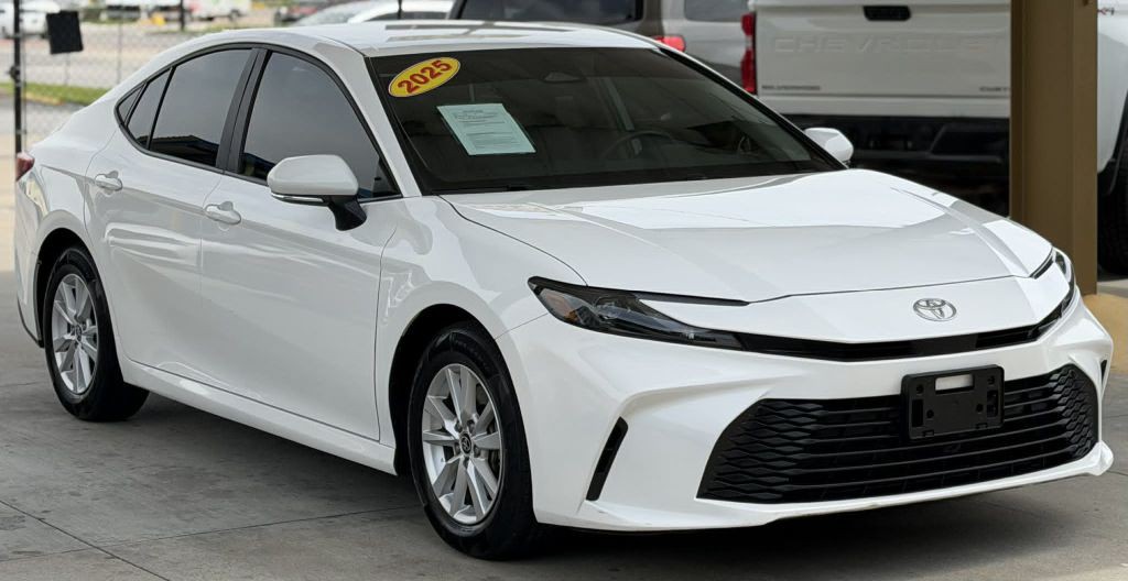 2025 Toyota Camry Image 3