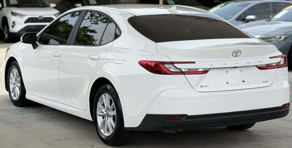2025 Toyota Camry Image 6