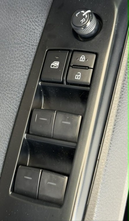 2025 Toyota Camry Image 10