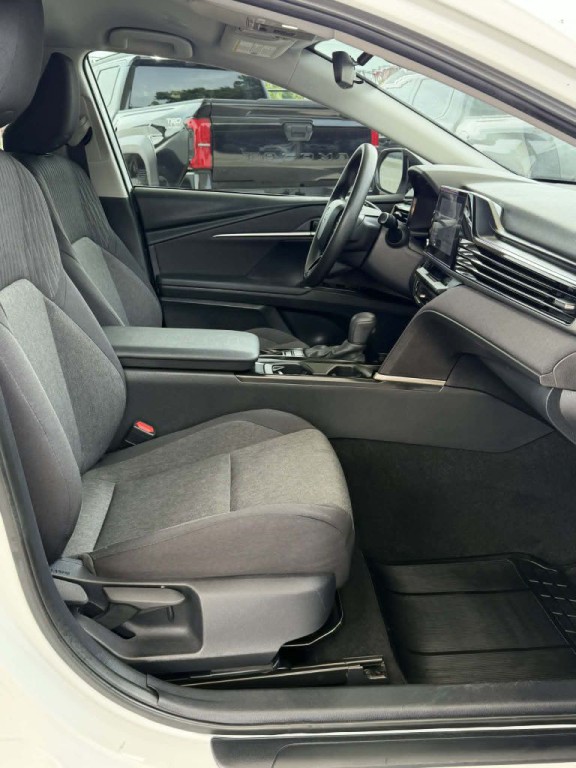 2025 Toyota Camry Image 15