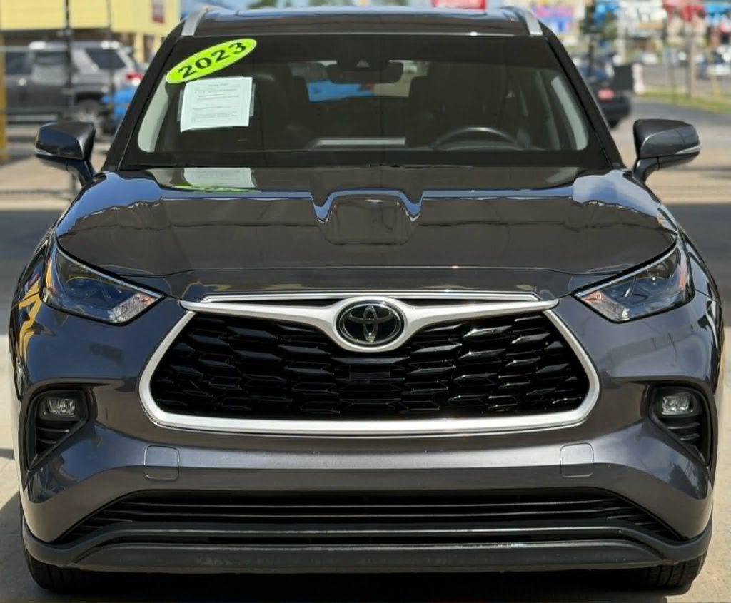 2023 Toyota Highlander Image 2