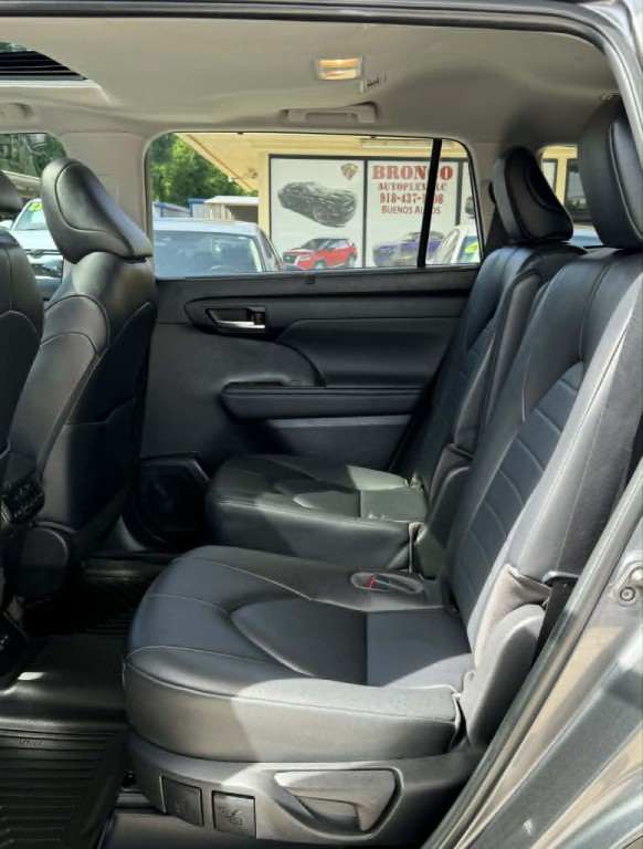 2023 Toyota Highlander Image 12