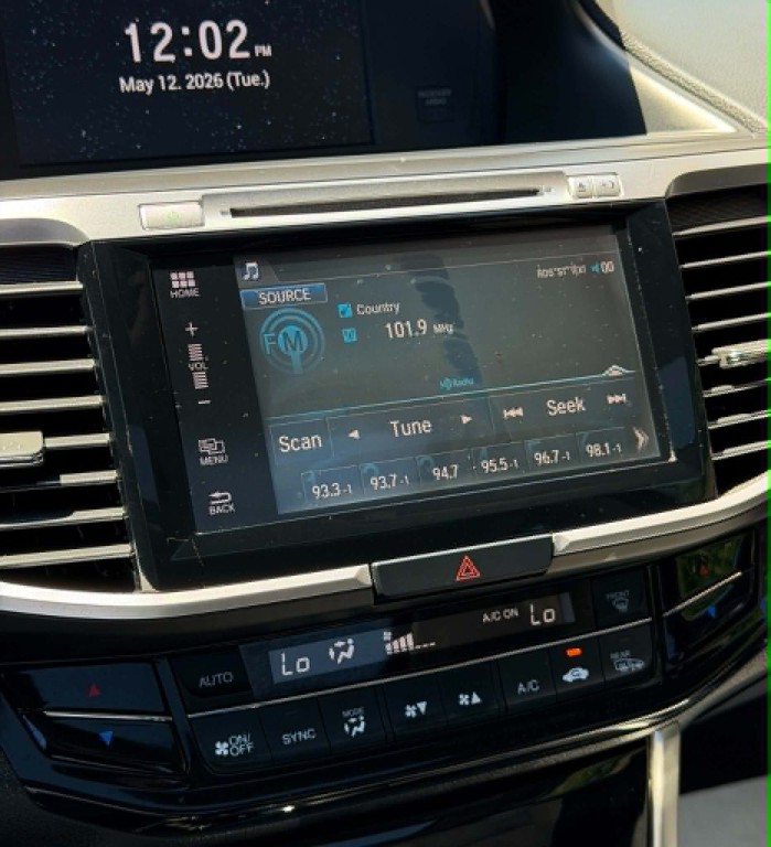 2016 Honda Accord Image 16