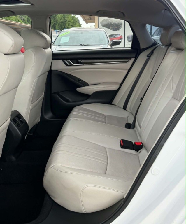 2018 Honda Accord Image 12