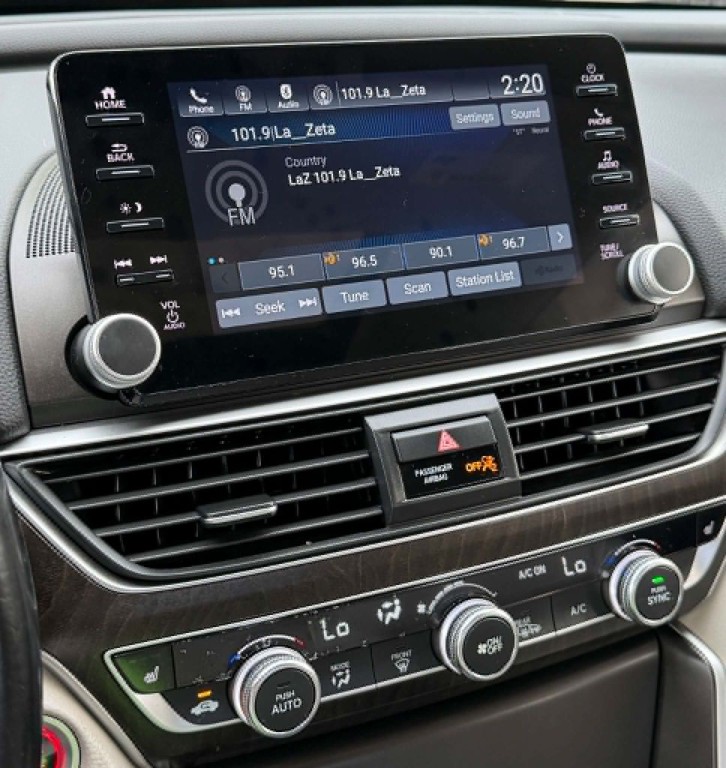 2018 Honda Accord Image 17