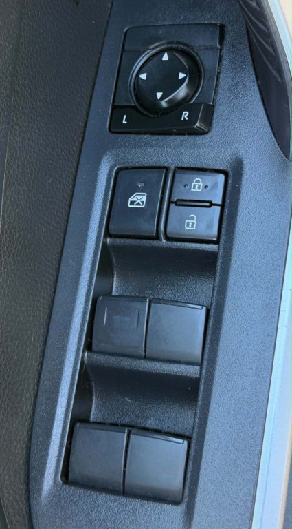 2019 Toyota Rav4 Image 9