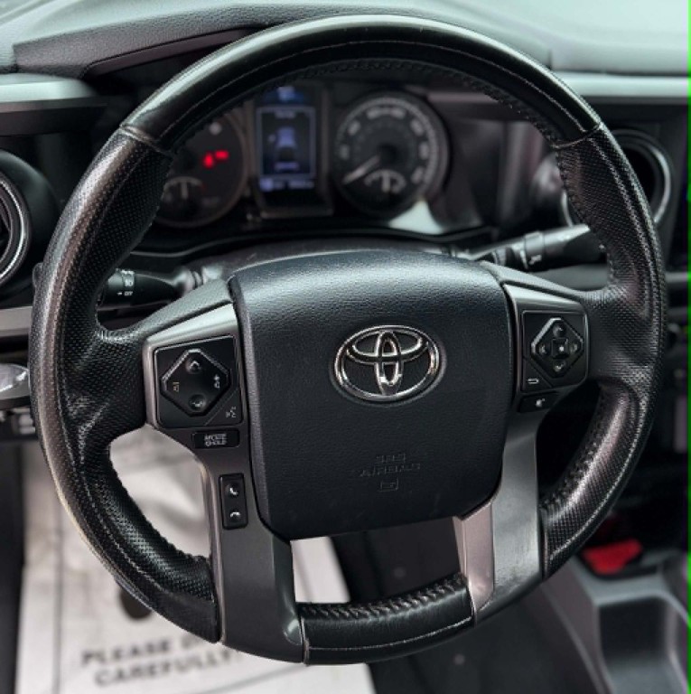 2016 Toyota Tacoma Image 11