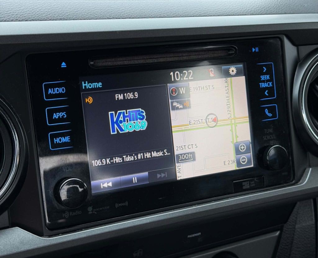 2016 Toyota Tacoma Image 13