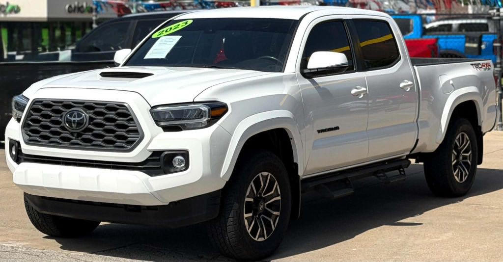 2023 Toyota Tacoma Image 1