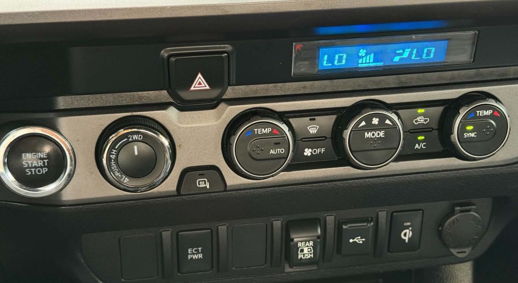 2021 Toyota Tacoma Image 19