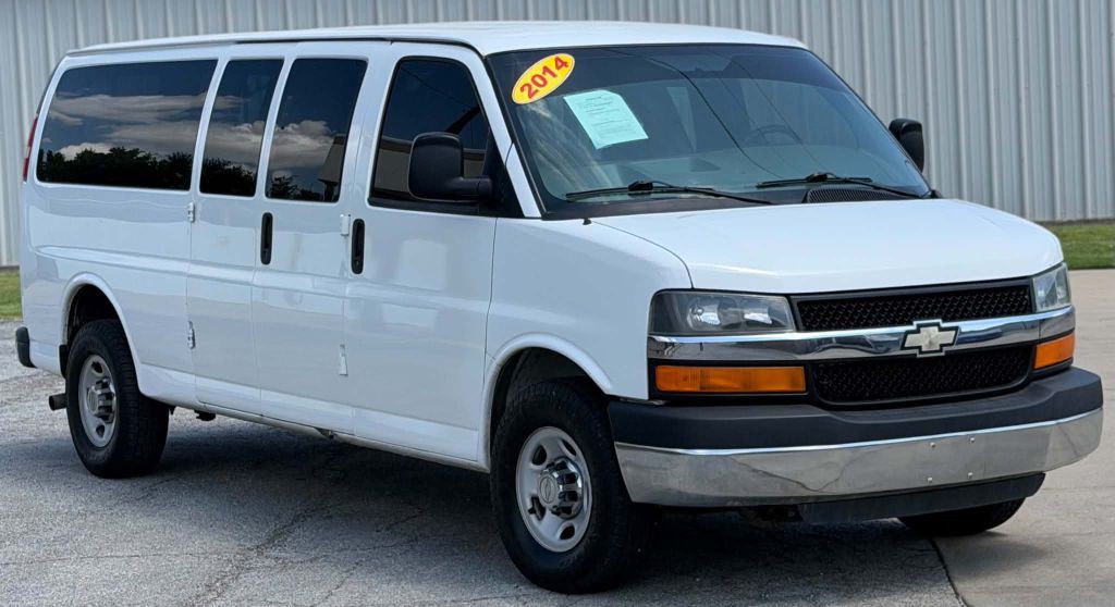 2014 Chevrolet Express Image 3