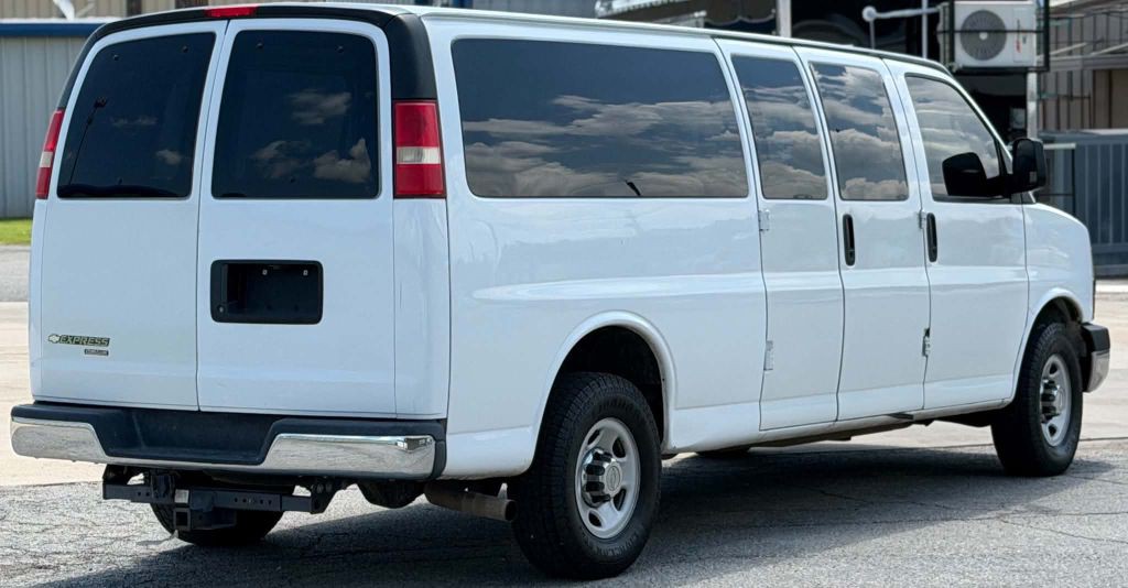 2014 Chevrolet Express Image 4