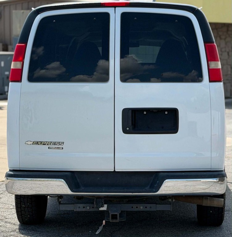 2014 Chevrolet Express Image 5