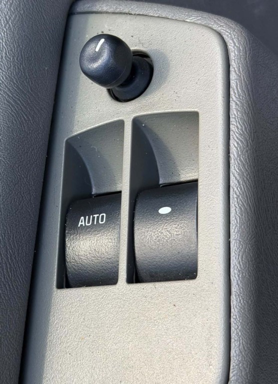 2014 Chevrolet Express Image 8