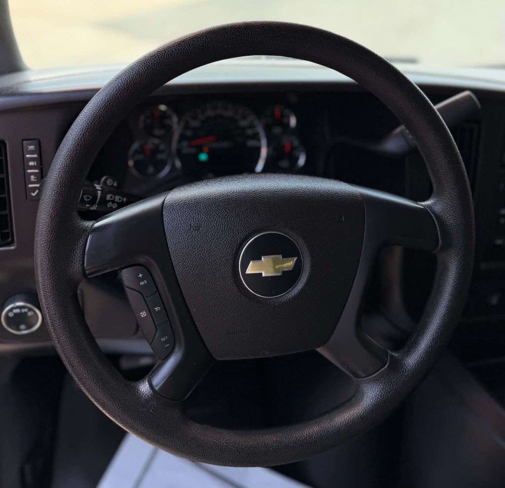 2014 Chevrolet Express Image 10
