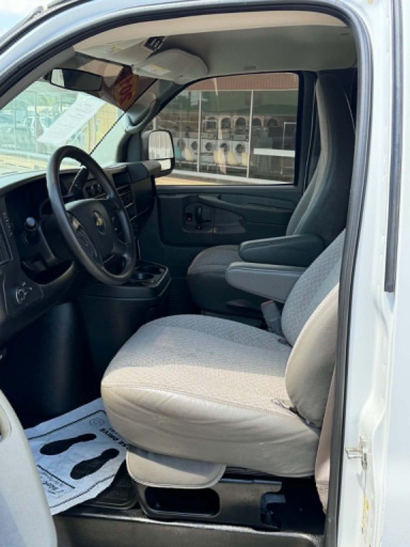 2014 Chevrolet Express Image 11