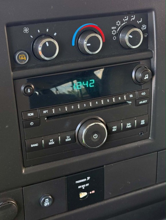 2014 Chevrolet Express Image 13