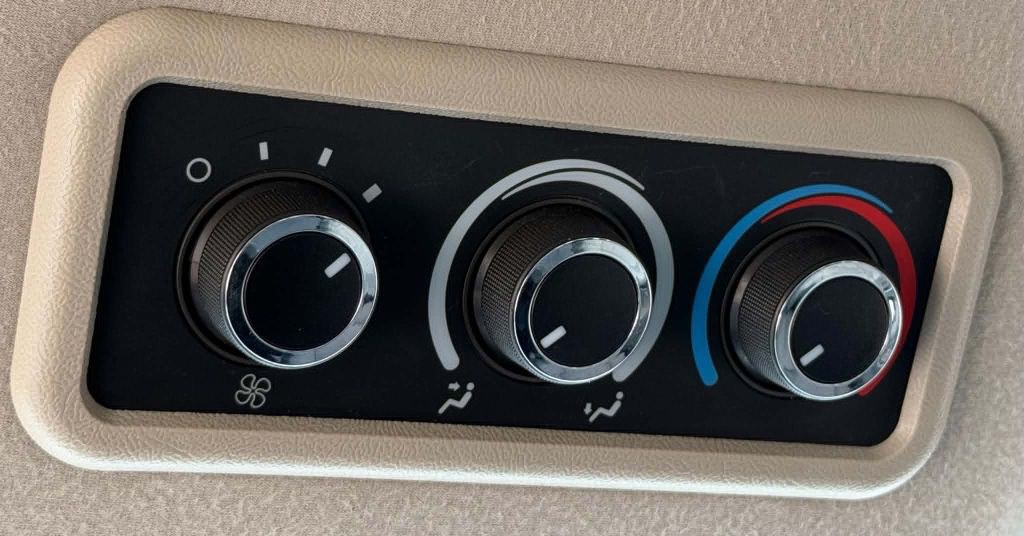 2014 Chevrolet Express Image 14