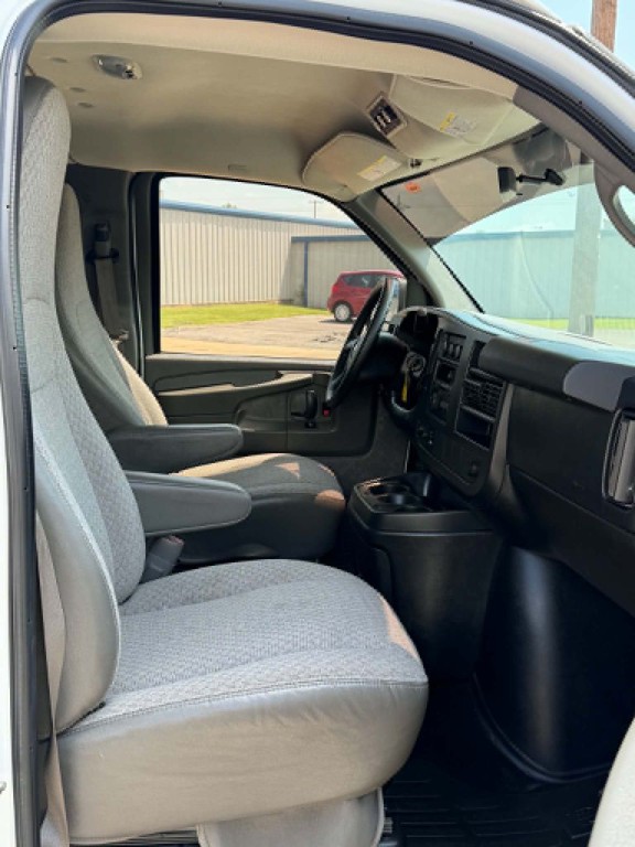 2014 Chevrolet Express Image 15
