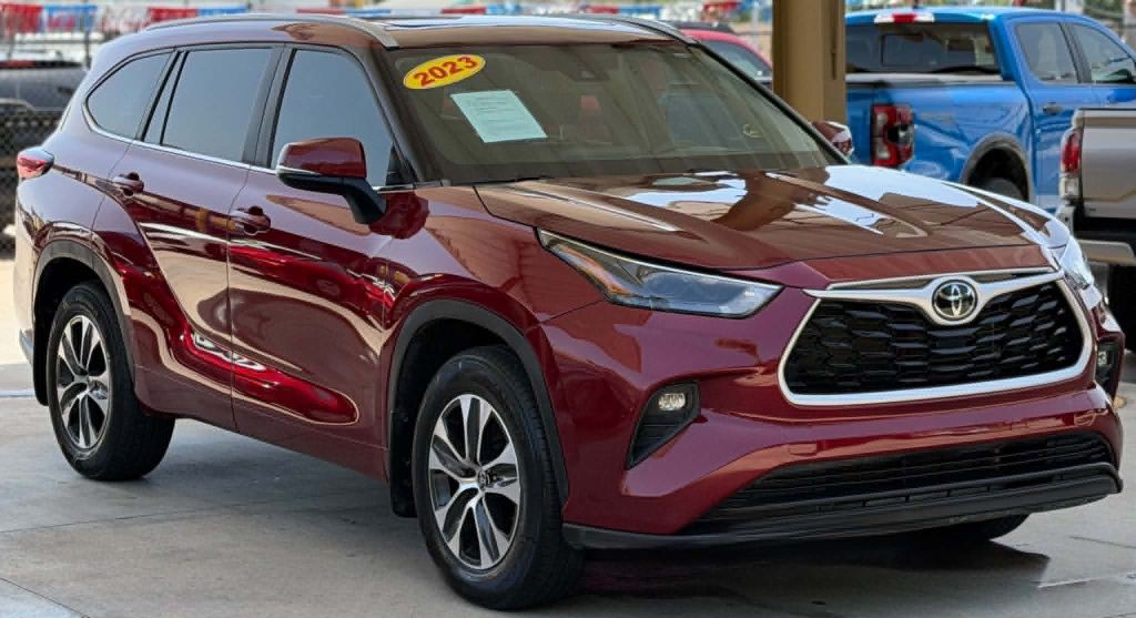 2023 Toyota Highlander Image 3