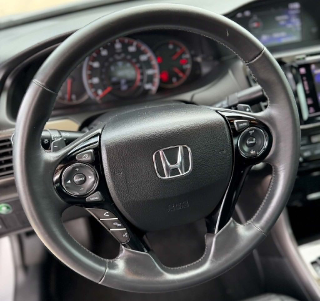 2016 Honda Accord Image 9