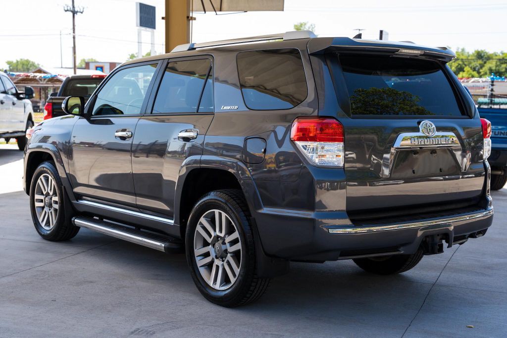 2013 Toyota 4Runner Image 2
