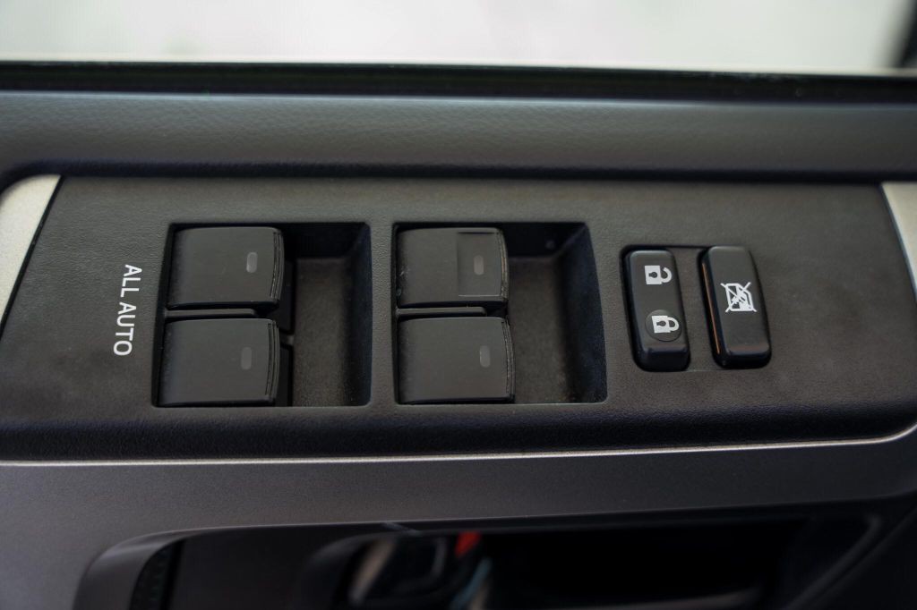2013 Toyota 4Runner Image 12